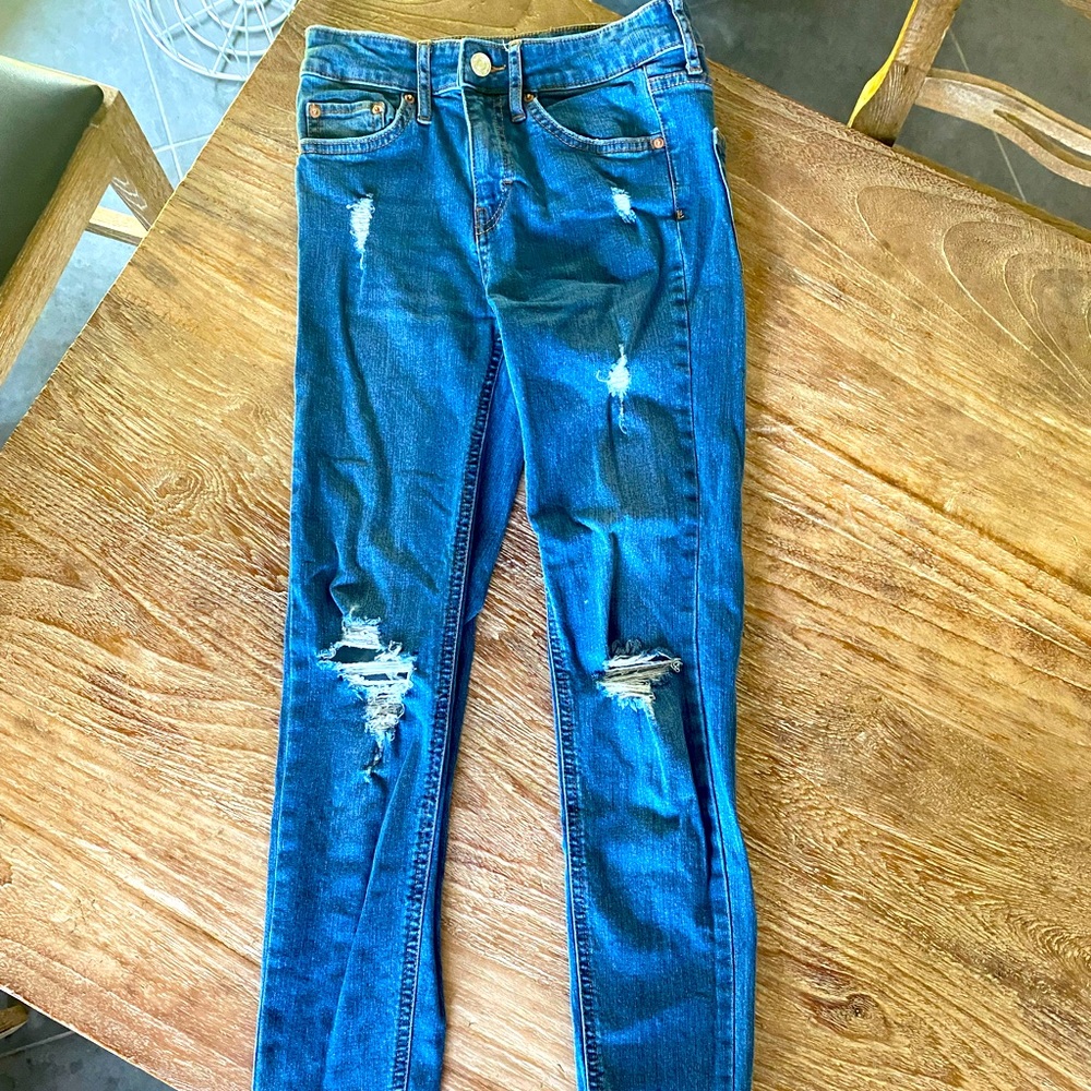 🍍3/$18 Wild Fable High Rise Skinny Distressed Jeans